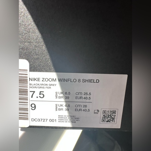 9W/7.5M - [NEW] Women's Nike Zoom Winflo 8 Shield Running Shoes Black DC3730-001 - Picture 3 of 11